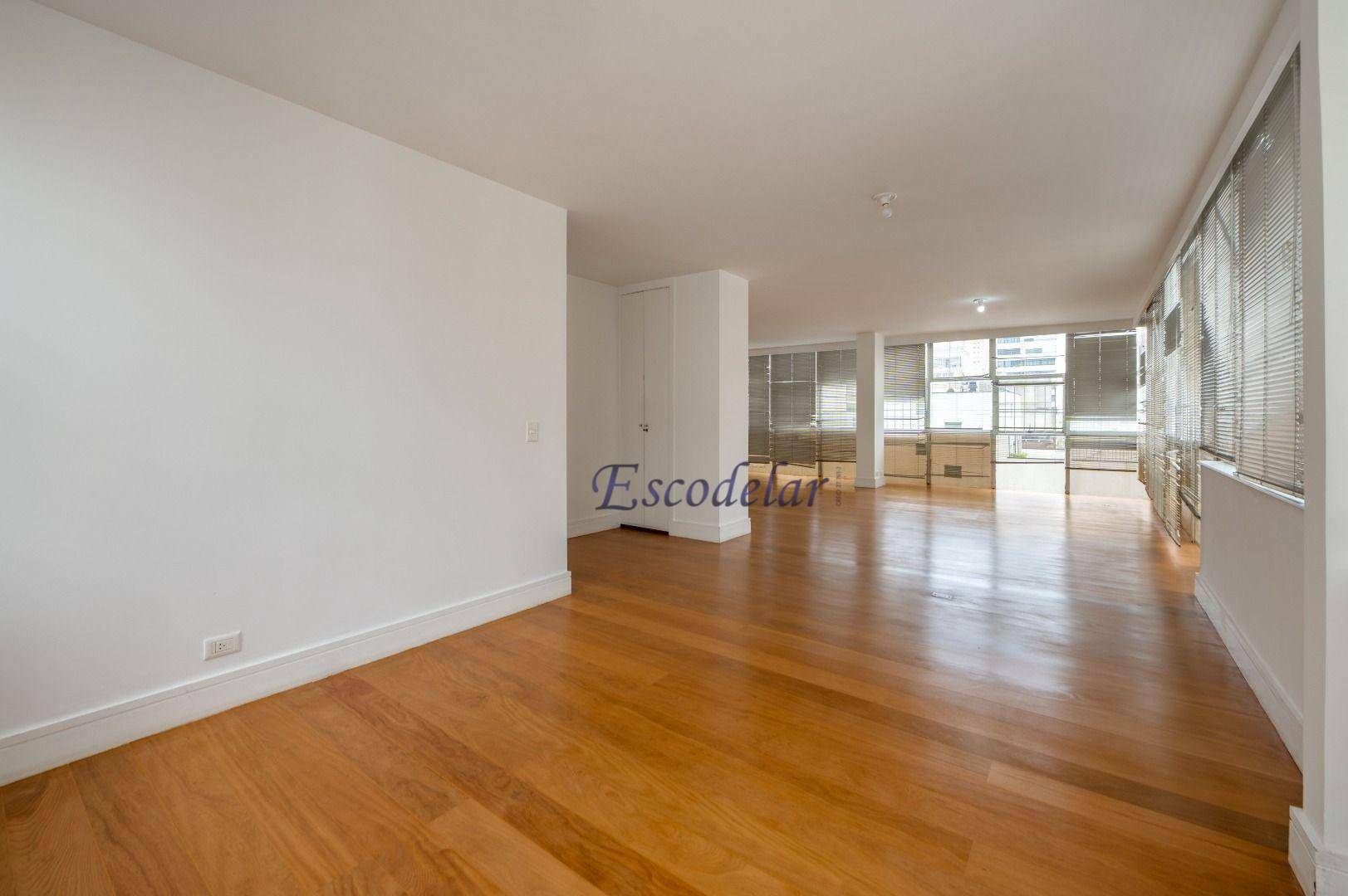 Apartamento à venda com 3 quartos, 240m² - Foto 7