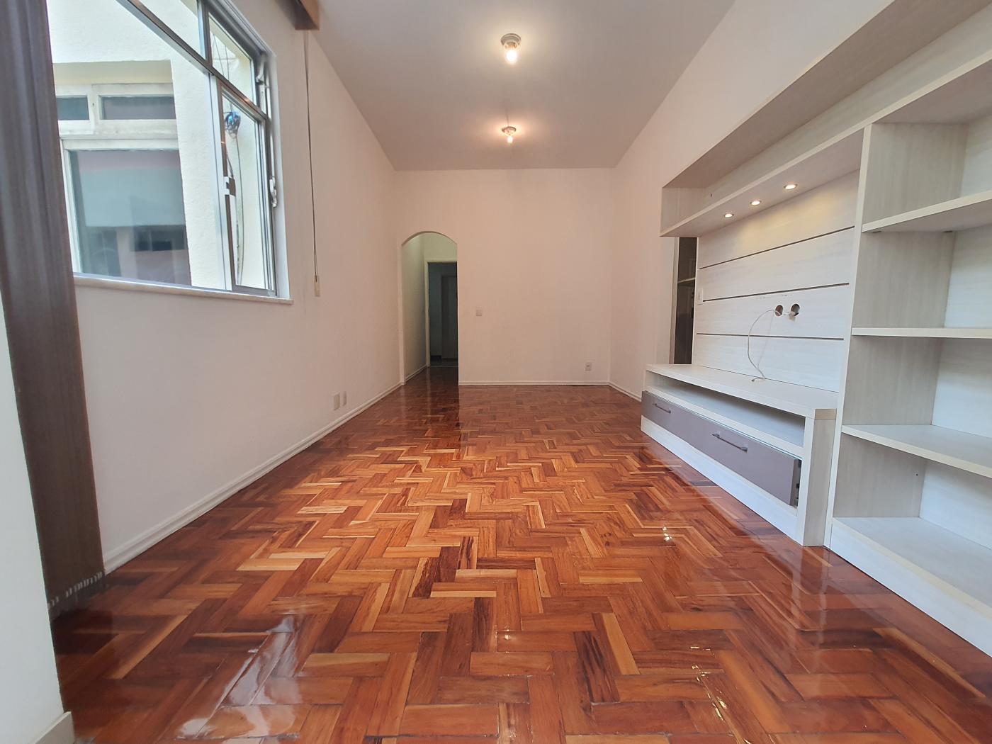 Apartamento à venda com 2 quartos, 57m² - Foto 1