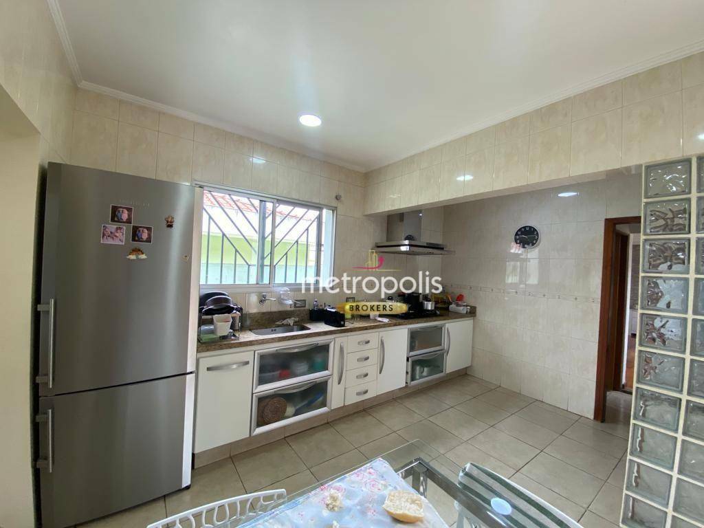 Casa à venda com 3 quartos, 250m² - Foto 4