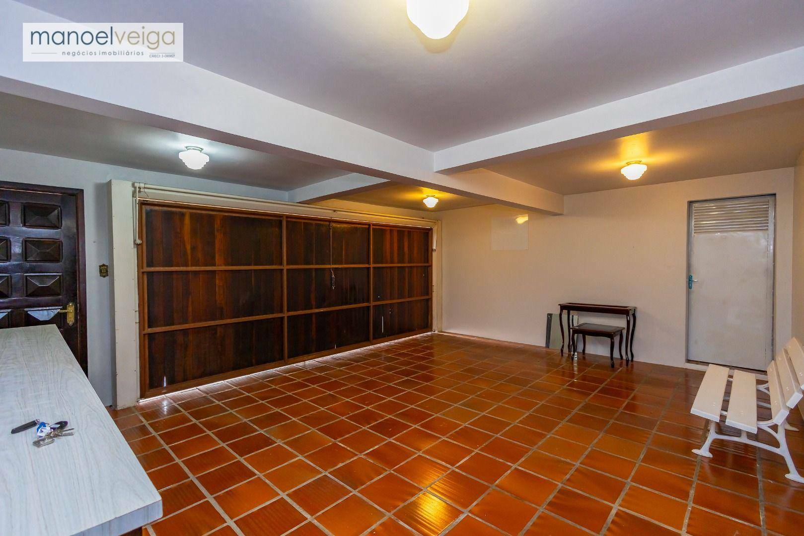 Casa para alugar com 3 quartos, 271m² - Foto 14