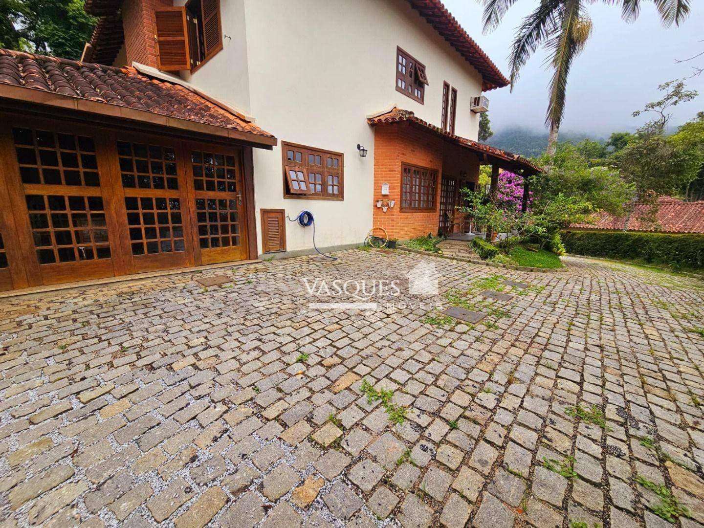 Casa de Condomínio à venda com 4 quartos, 156m² - Foto 1