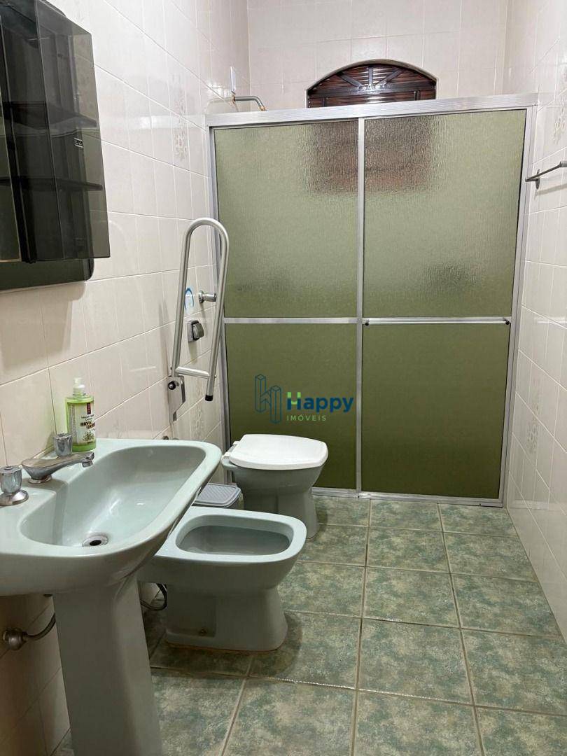 Casa para alugar com 3 quartos, 560m² - Foto 14
