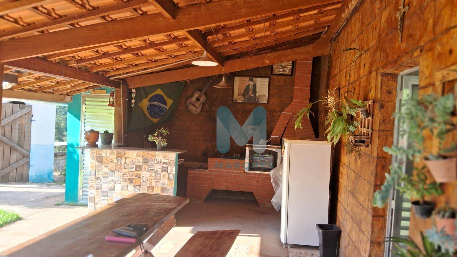 Chácara à venda com 2 quartos, 160m² - Foto 1