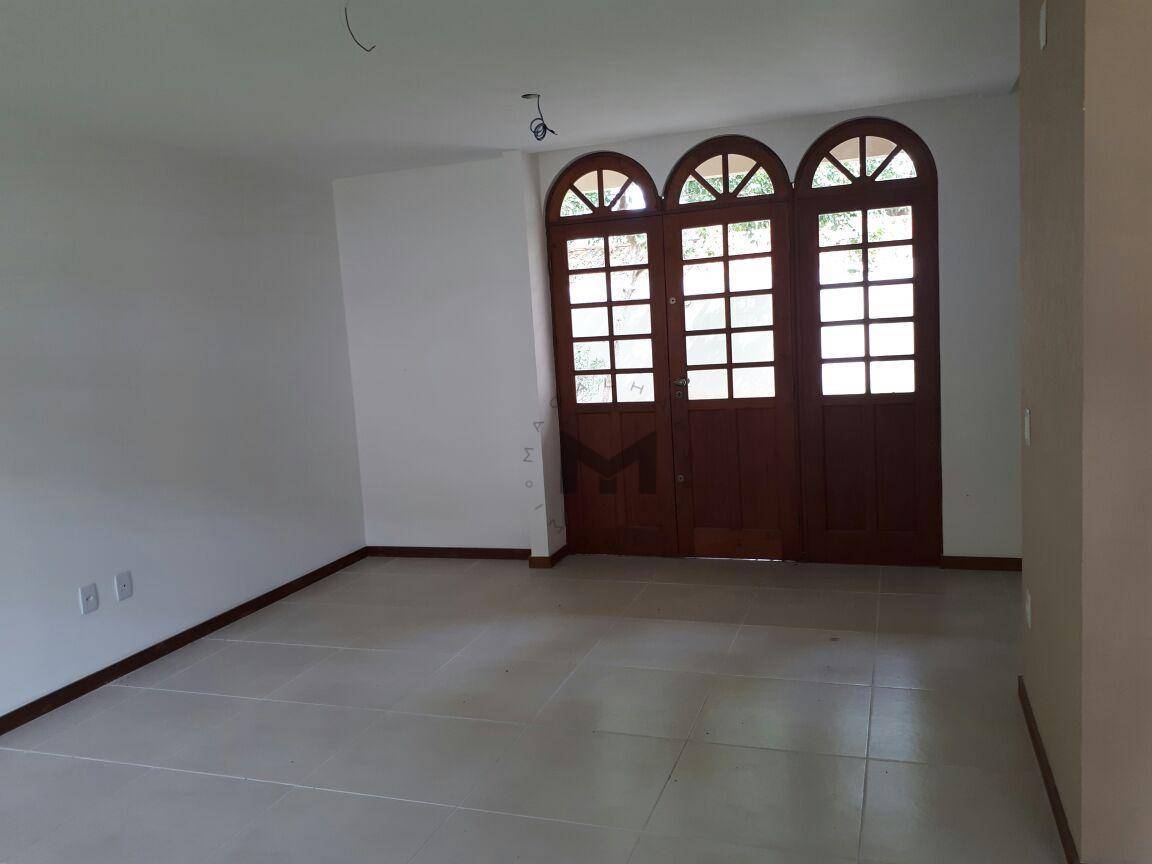 Casa à venda com 4 quartos, 200m² - Foto 8