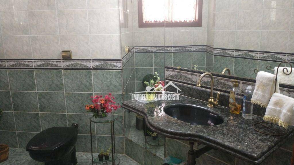 Casa de Condomínio à venda e aluguel com 5 quartos, 330m² - Foto 37