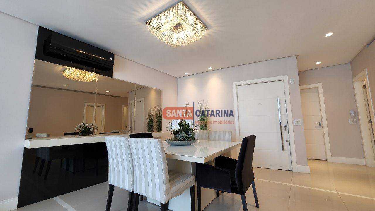 Apartamento à venda com 3 quartos, 130m² - Foto 4