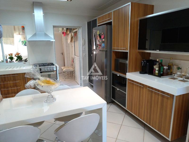 Apartamento à venda com 3 quartos, 135m² - Foto 7