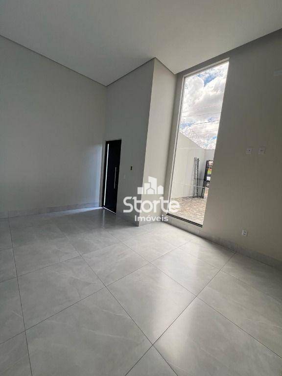 Casa à venda com 3 quartos, 72m² - Foto 11