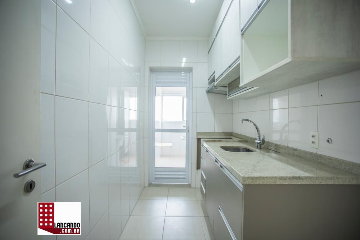 Apartamento à venda com 2 quartos, 72m² - Foto 3