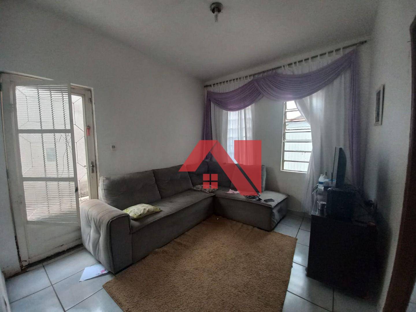 Casa à venda com 3 quartos, 105m² - Foto 1