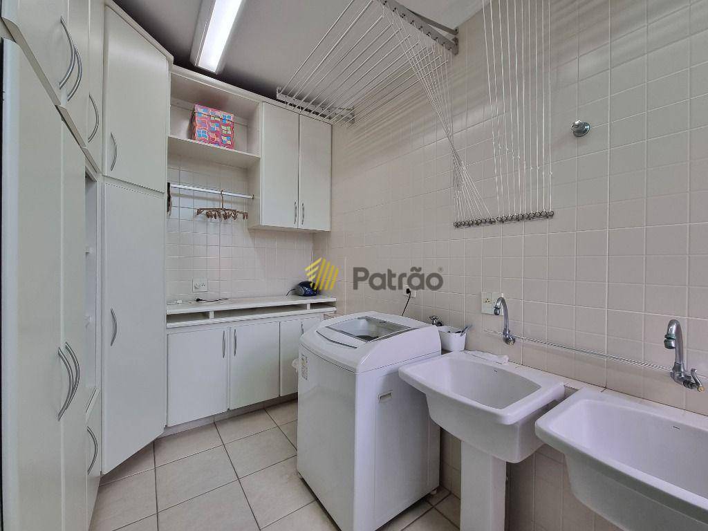 Casa de Condomínio à venda com 4 quartos, 365m² - Foto 19