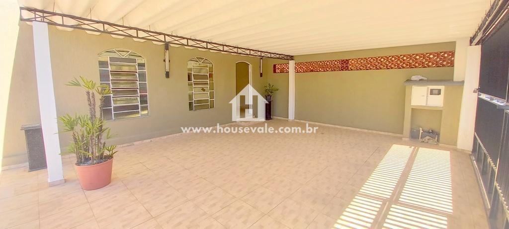 Casa à venda com 3 quartos, 180m² - Foto 1