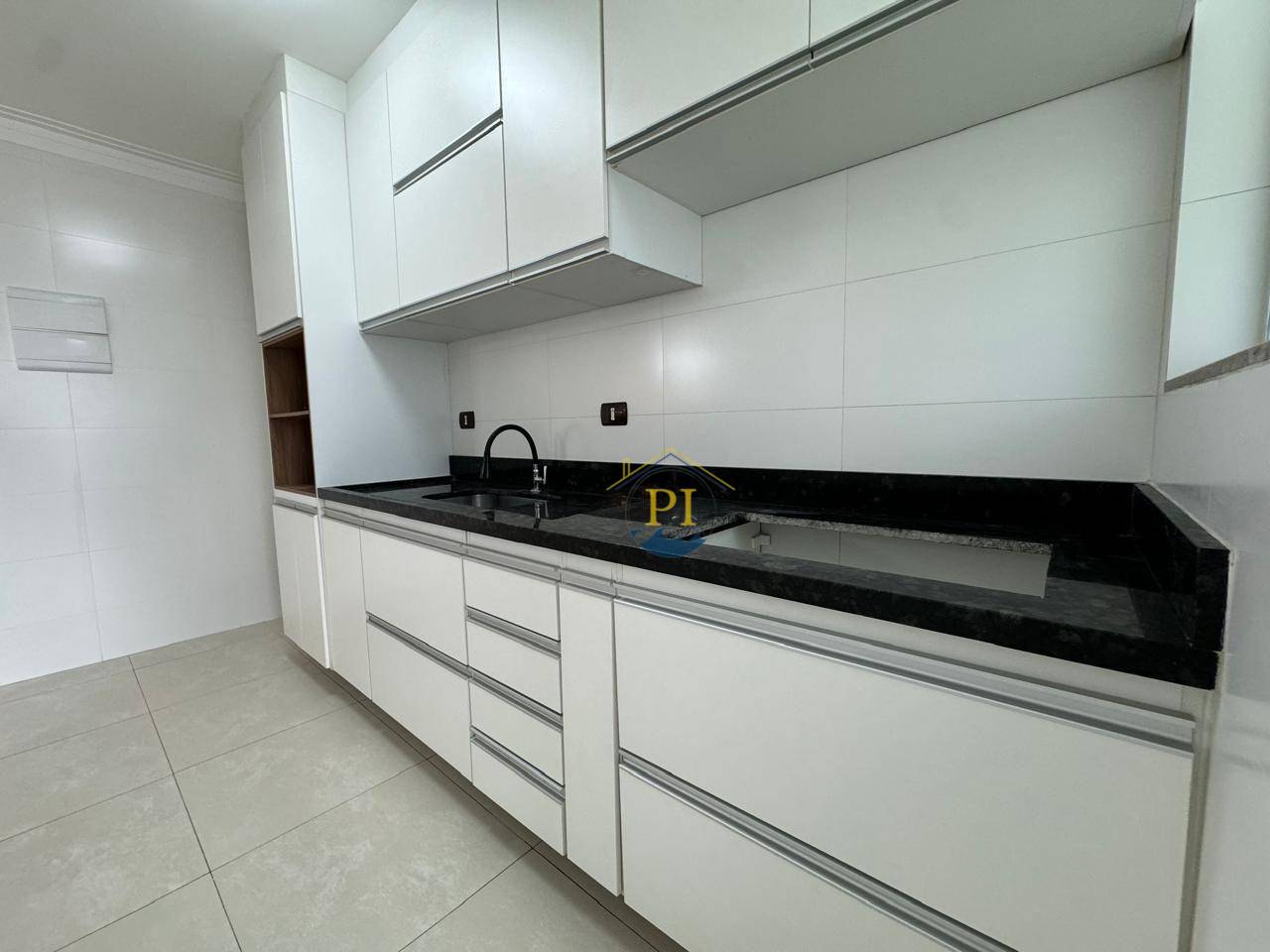 Apartamento à venda com 2 quartos, 75m² - Foto 13