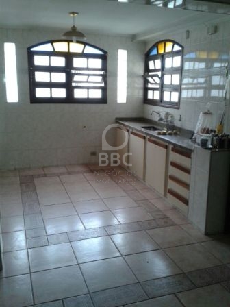 Casa para alugar com 2 quartos, 80m² - Foto 9