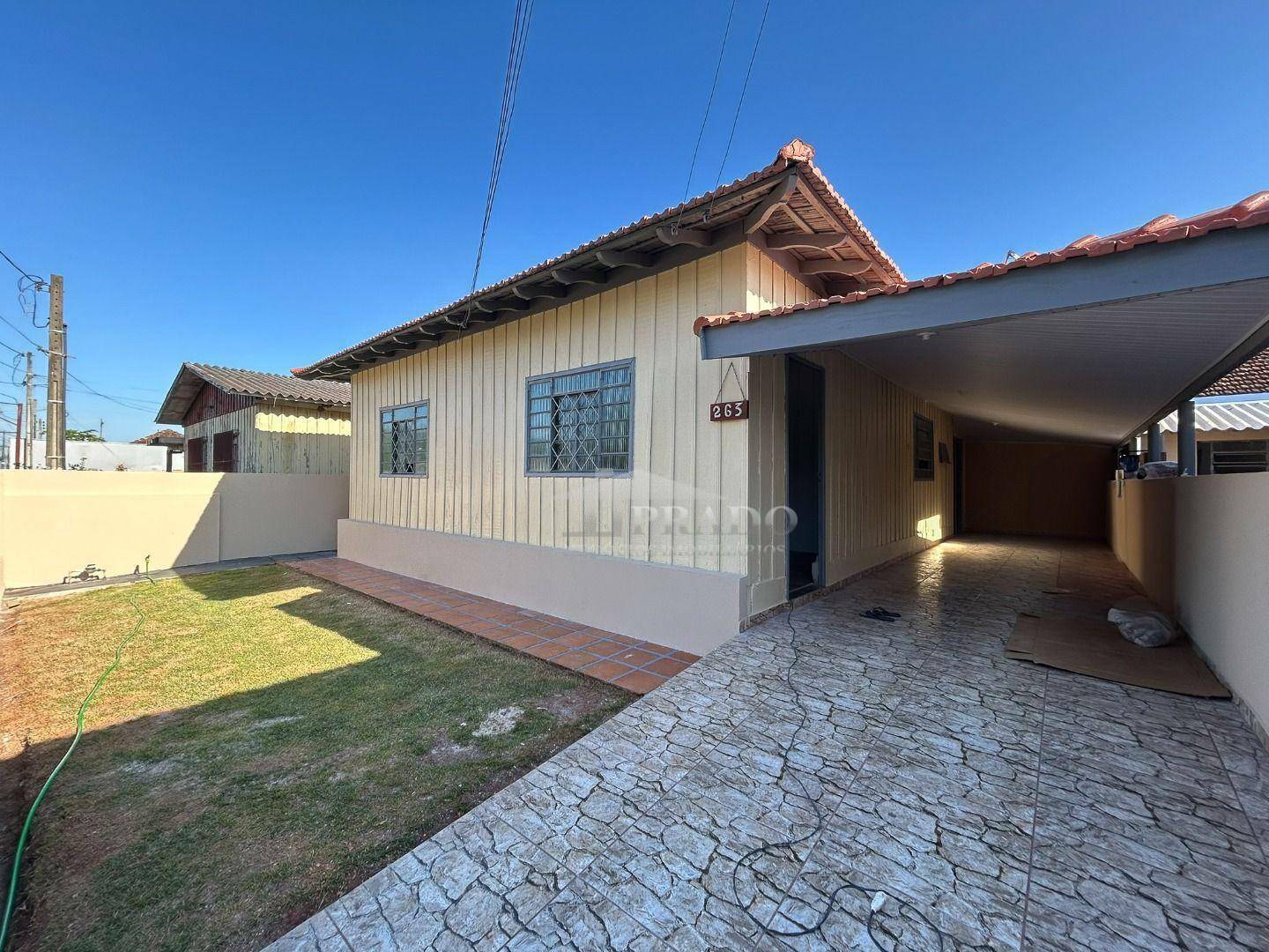 Casa para alugar com 3 quartos, 106m² - Foto 1