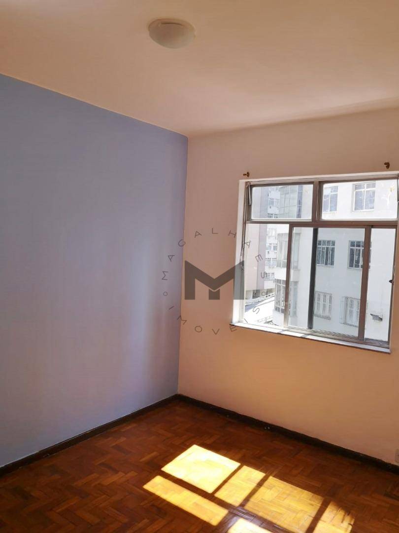 Apartamento à venda com 3 quartos, 90m² - Foto 2