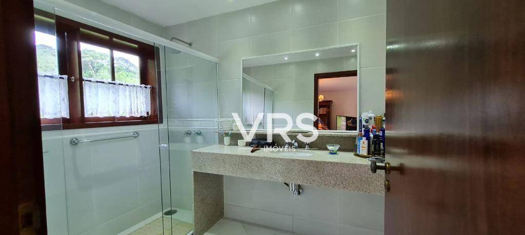 Casa de Condomínio à venda com 5 quartos, 350m² - Foto 25