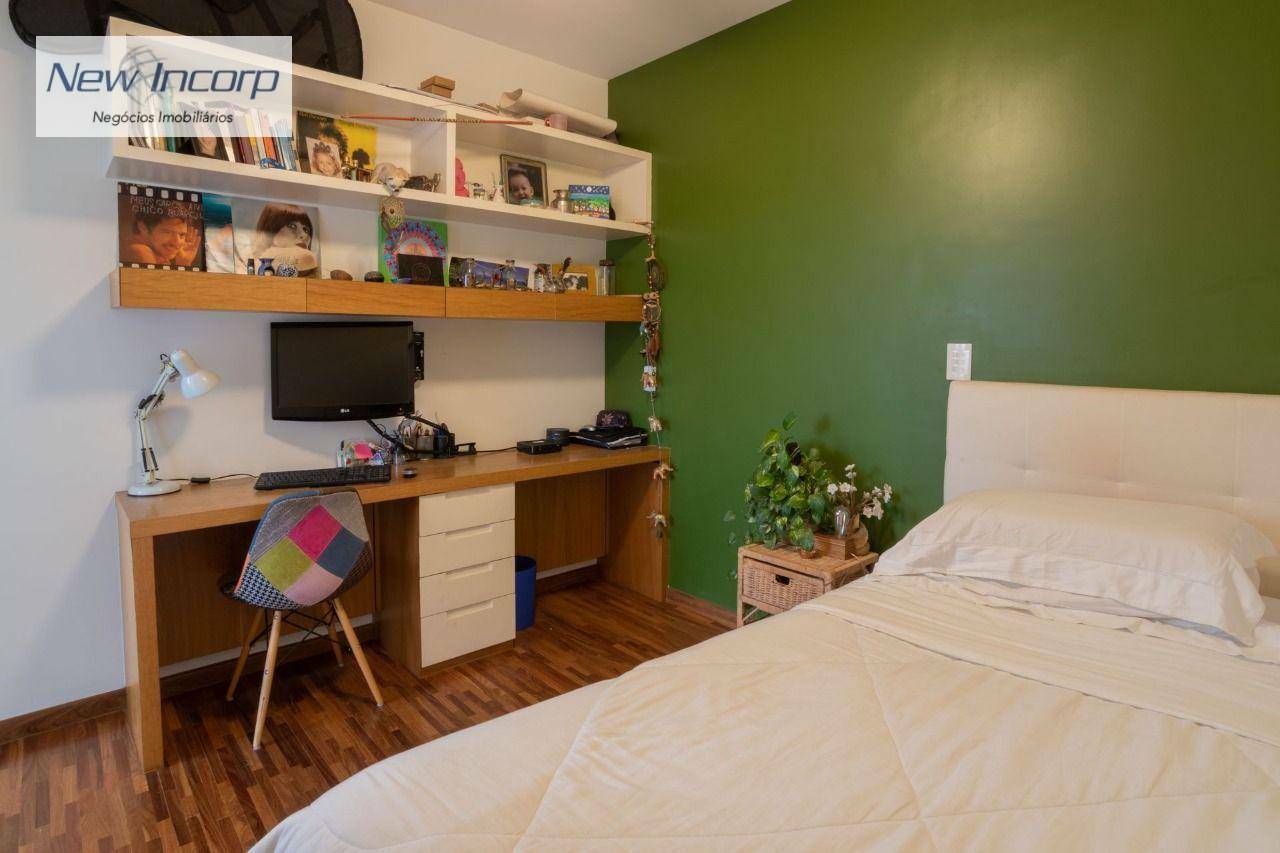 Apartamento à venda com 7 quartos, 238m² - Foto 23