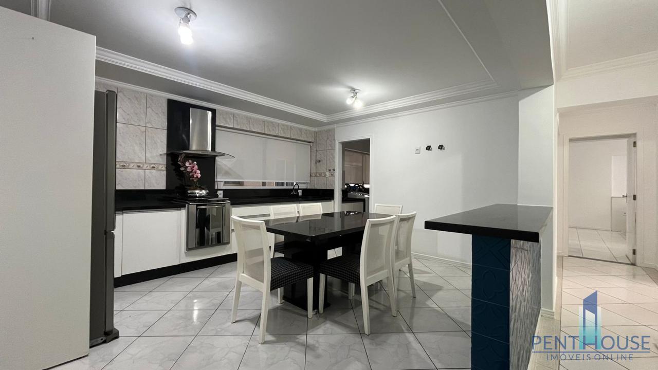 Apartamento para alugar com 3 quartos, 130m² - Foto 16