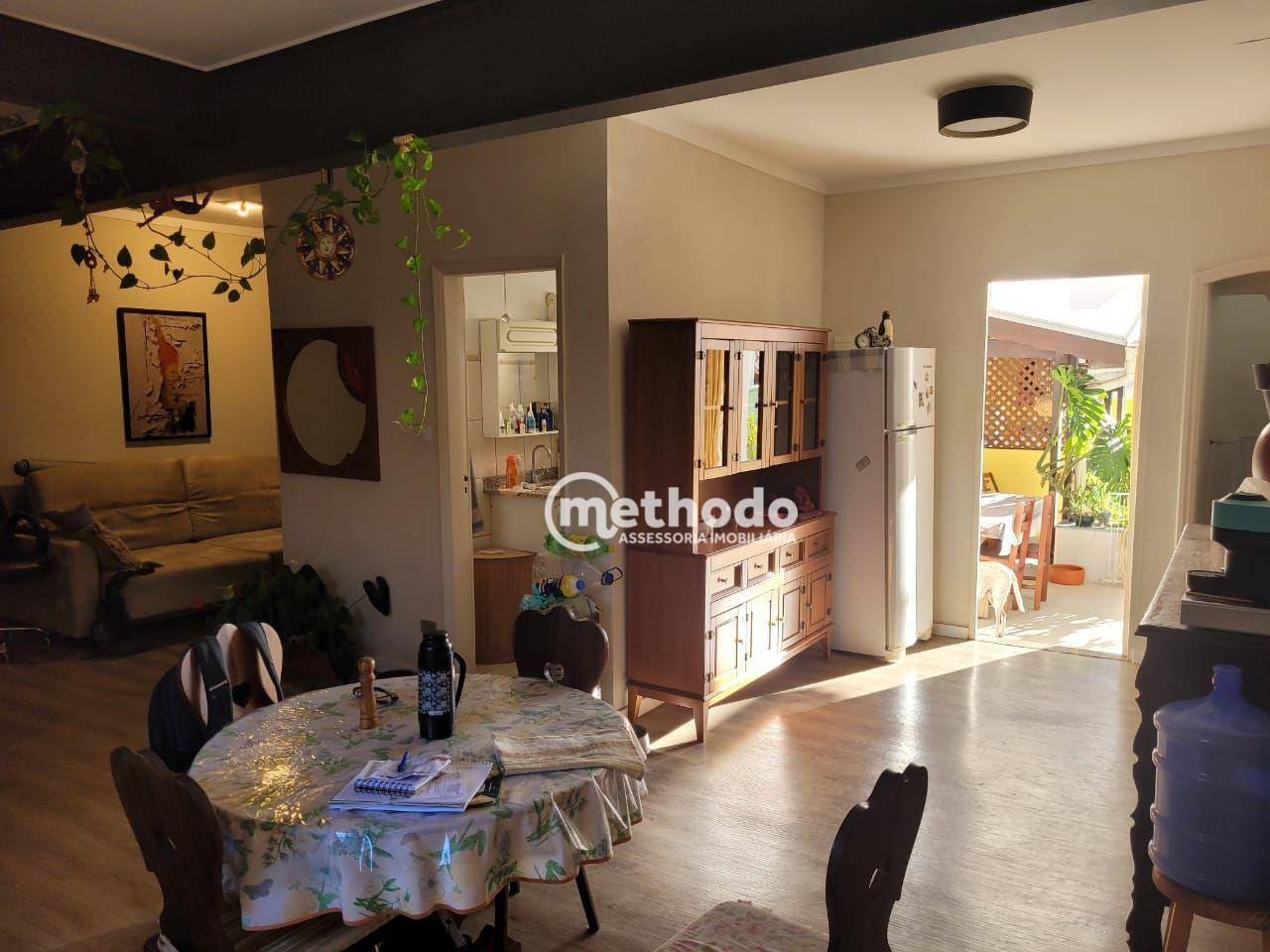 Casa à venda com 4 quartos, 180m² - Foto 3