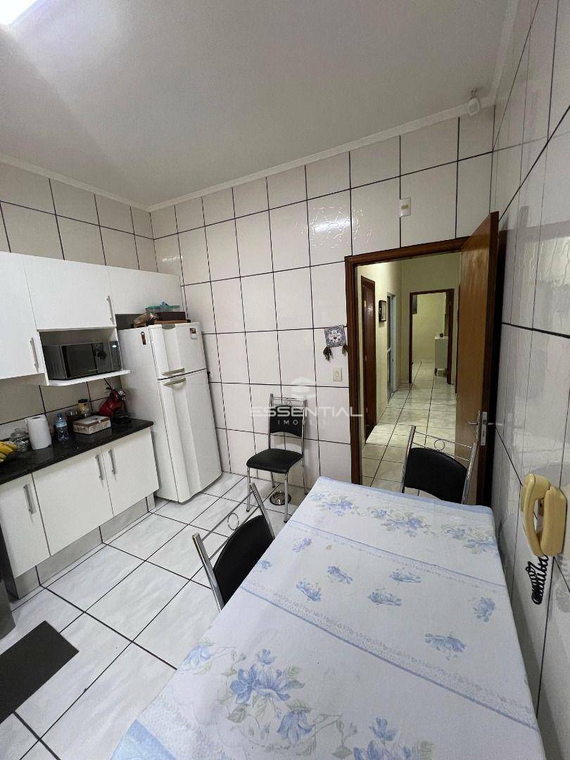 Casa à venda com 2 quartos, 90m² - Foto 13