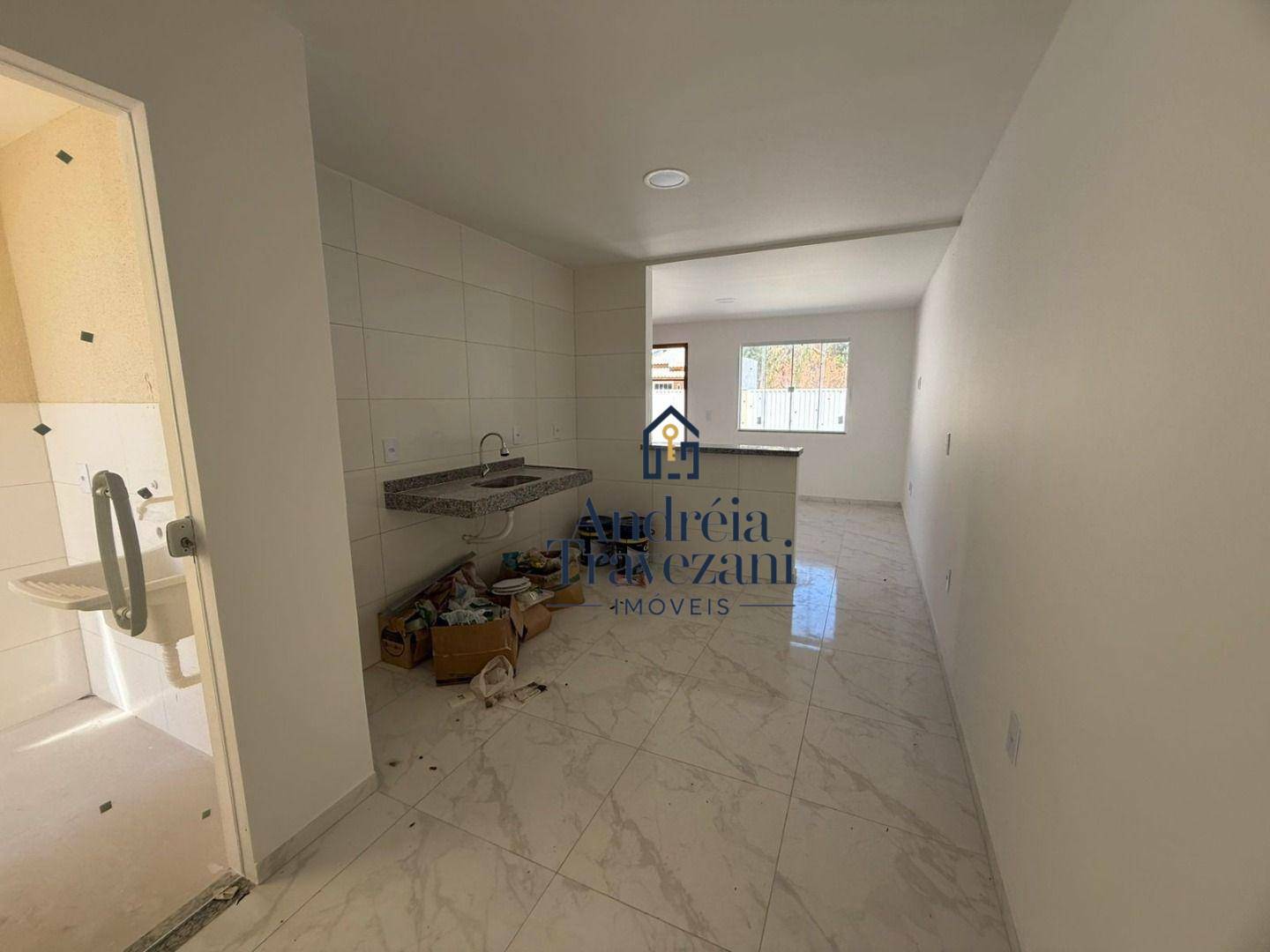 Casa à venda com 2 quartos, 70m² - Foto 6