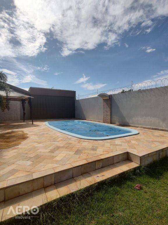 Casa à venda com 2 quartos, 97m² - Foto 4