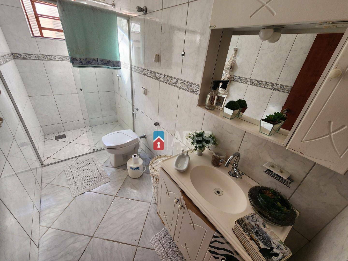 Casa à venda com 4 quartos, 216m² - Foto 6