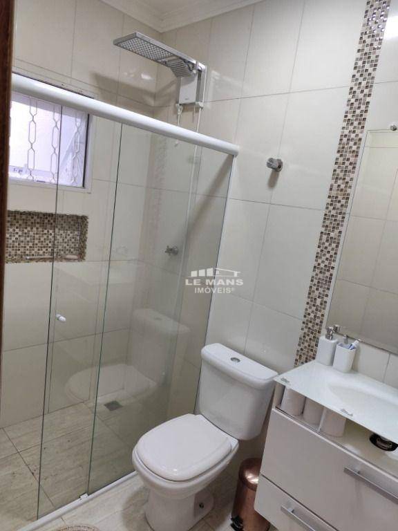 Casa à venda com 5 quartos, 200m² - Foto 35