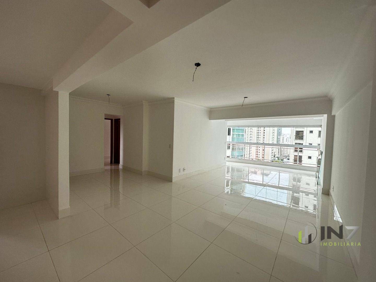 Apartamento à venda com 3 quartos, 133m² - Foto 1