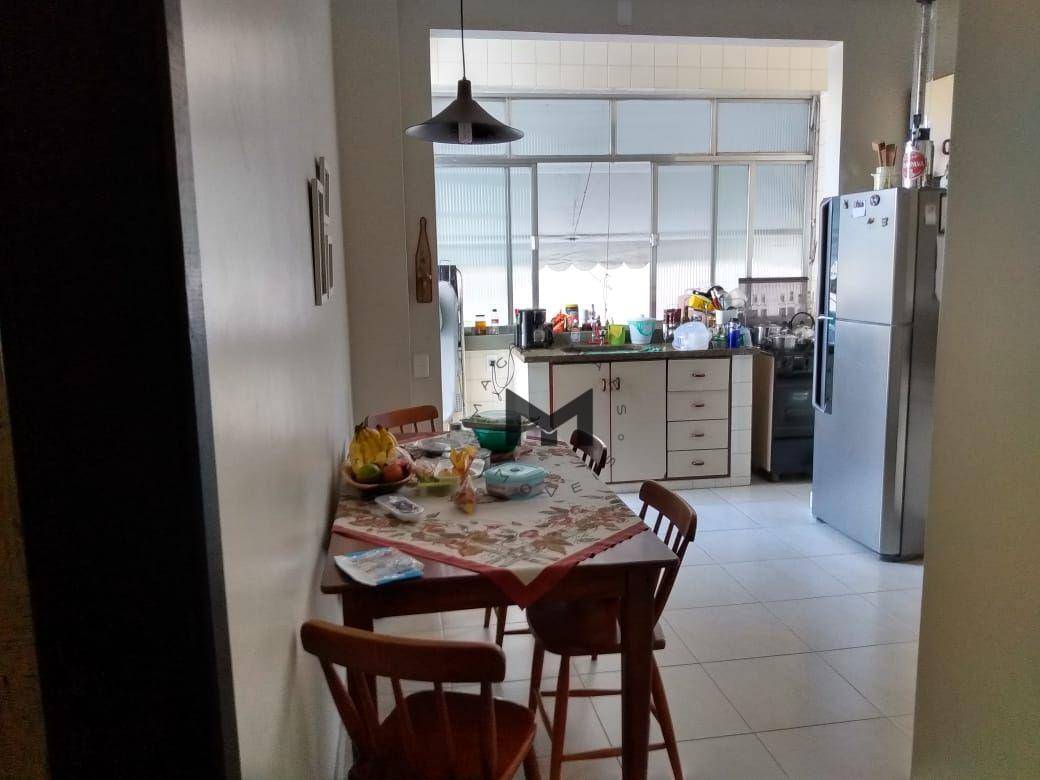 Casa à venda com 6 quartos, 350m² - Foto 6