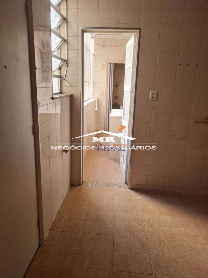 Apartamento à venda com 2 quartos, 93m² - Foto 2