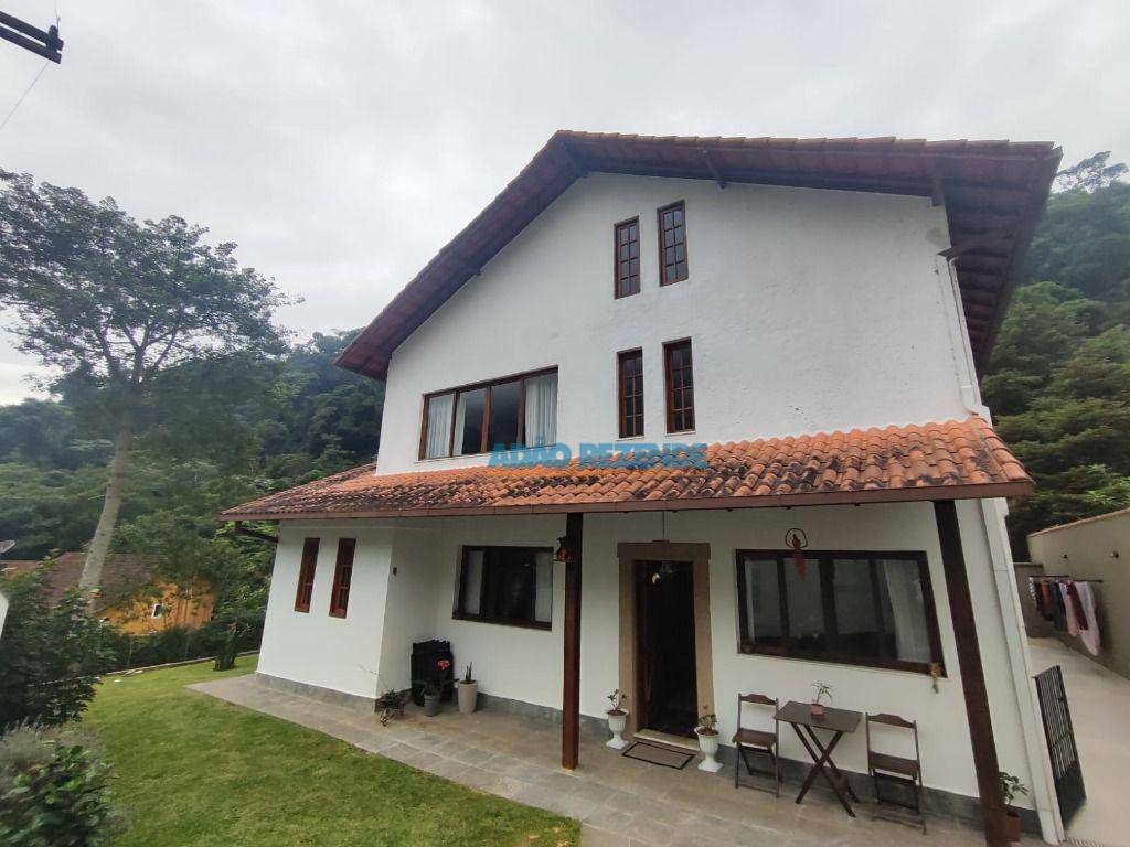 Casa à venda com 7 quartos, 281m² - Foto 2