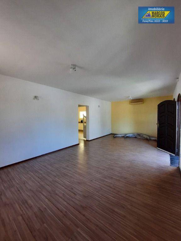 Casa à venda com 3 quartos, 268m² - Foto 5