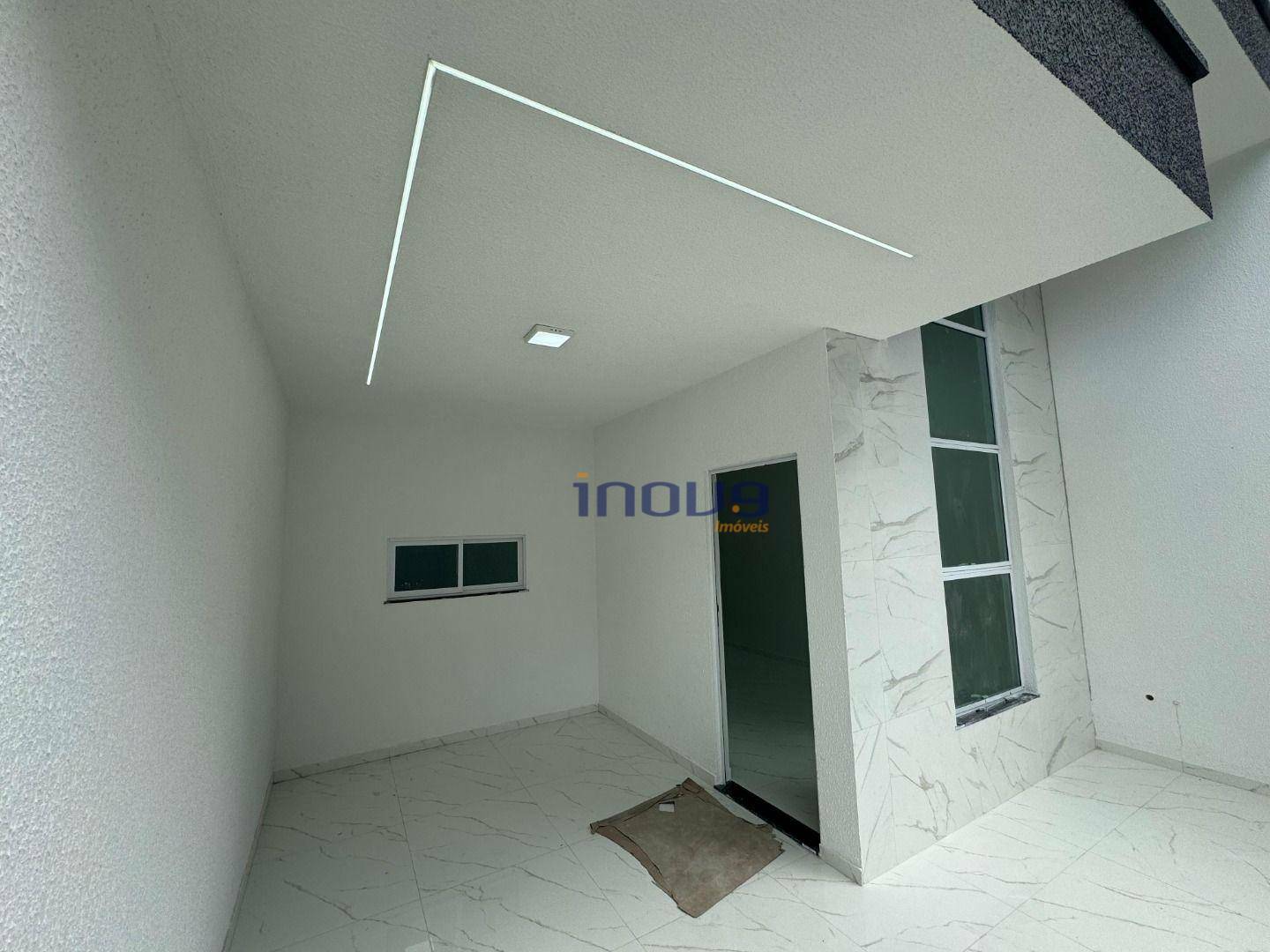 Casa à venda com 3 quartos, 87m² - Foto 1