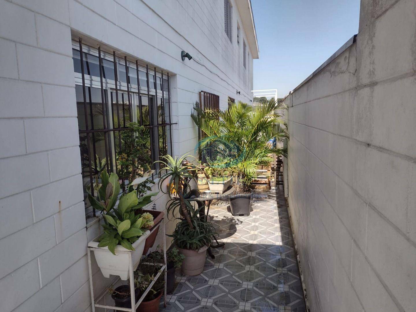 Sobrado à venda com 4 quartos, 200m² - Foto 32