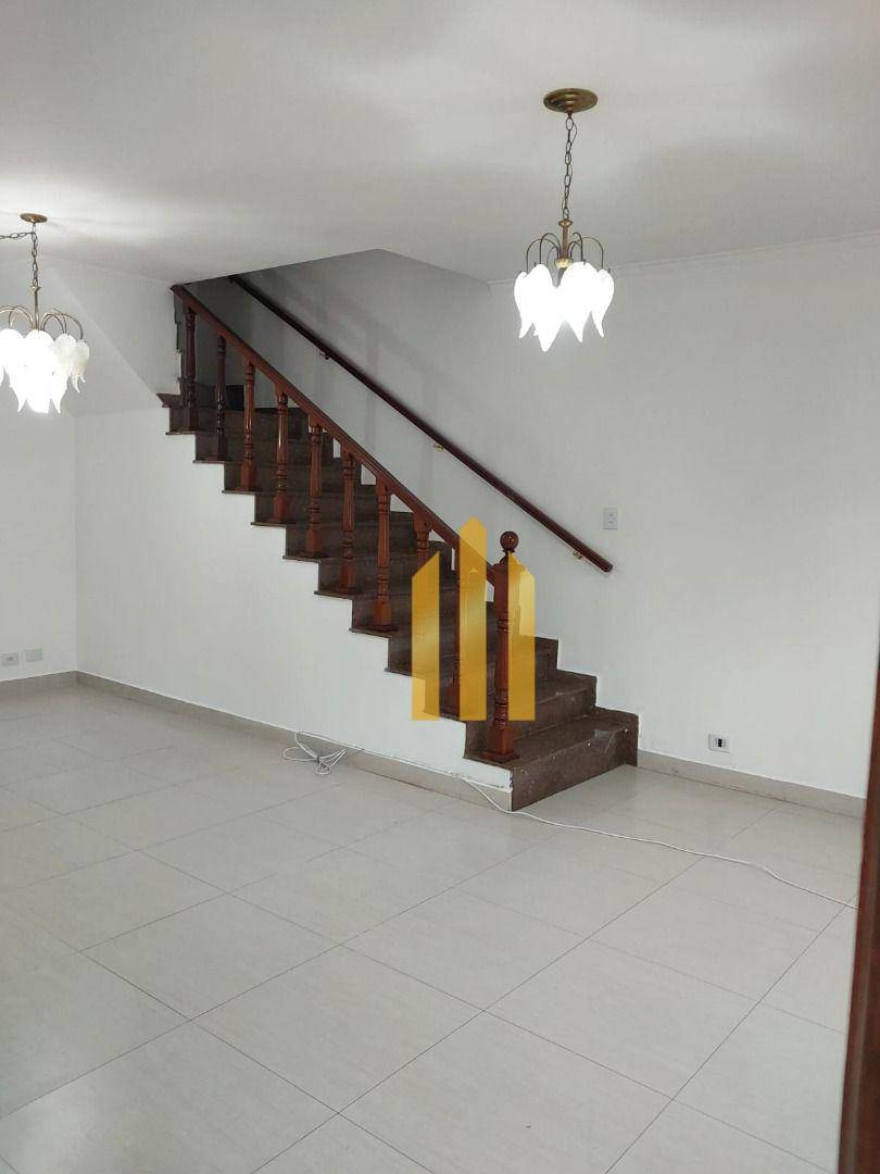 Sobrado à venda e aluguel com 3 quartos, 180m² - Foto 5