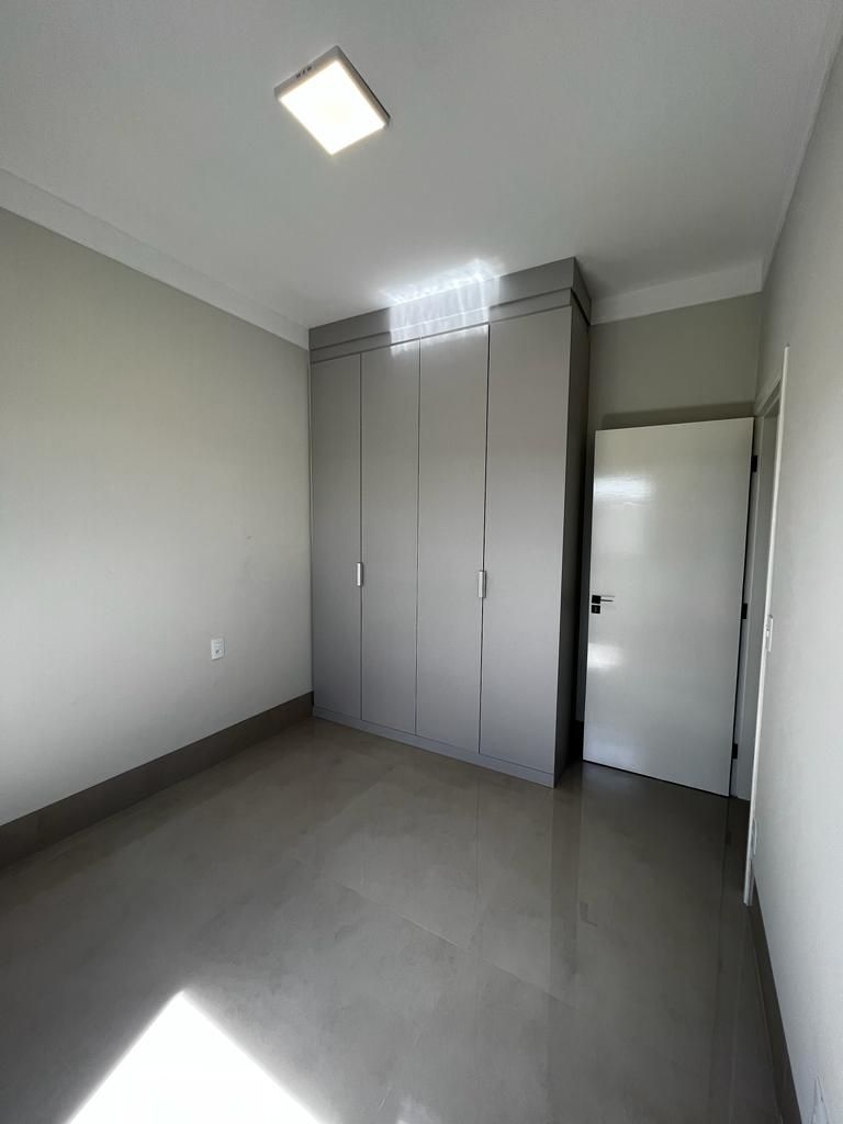 Casa à venda com 3 quartos, 170m² - Foto 8