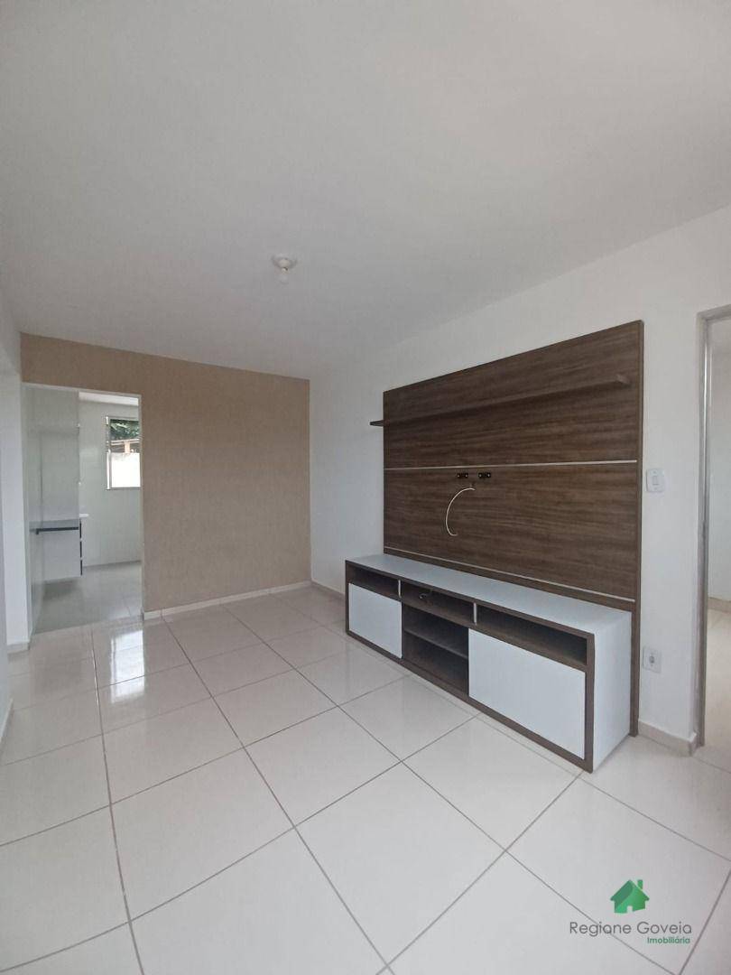 Apartamento à venda com 2 quartos, 65m² - Foto 2