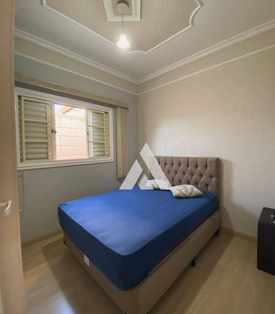 Casa à venda com 4 quartos, 210m² - Foto 7