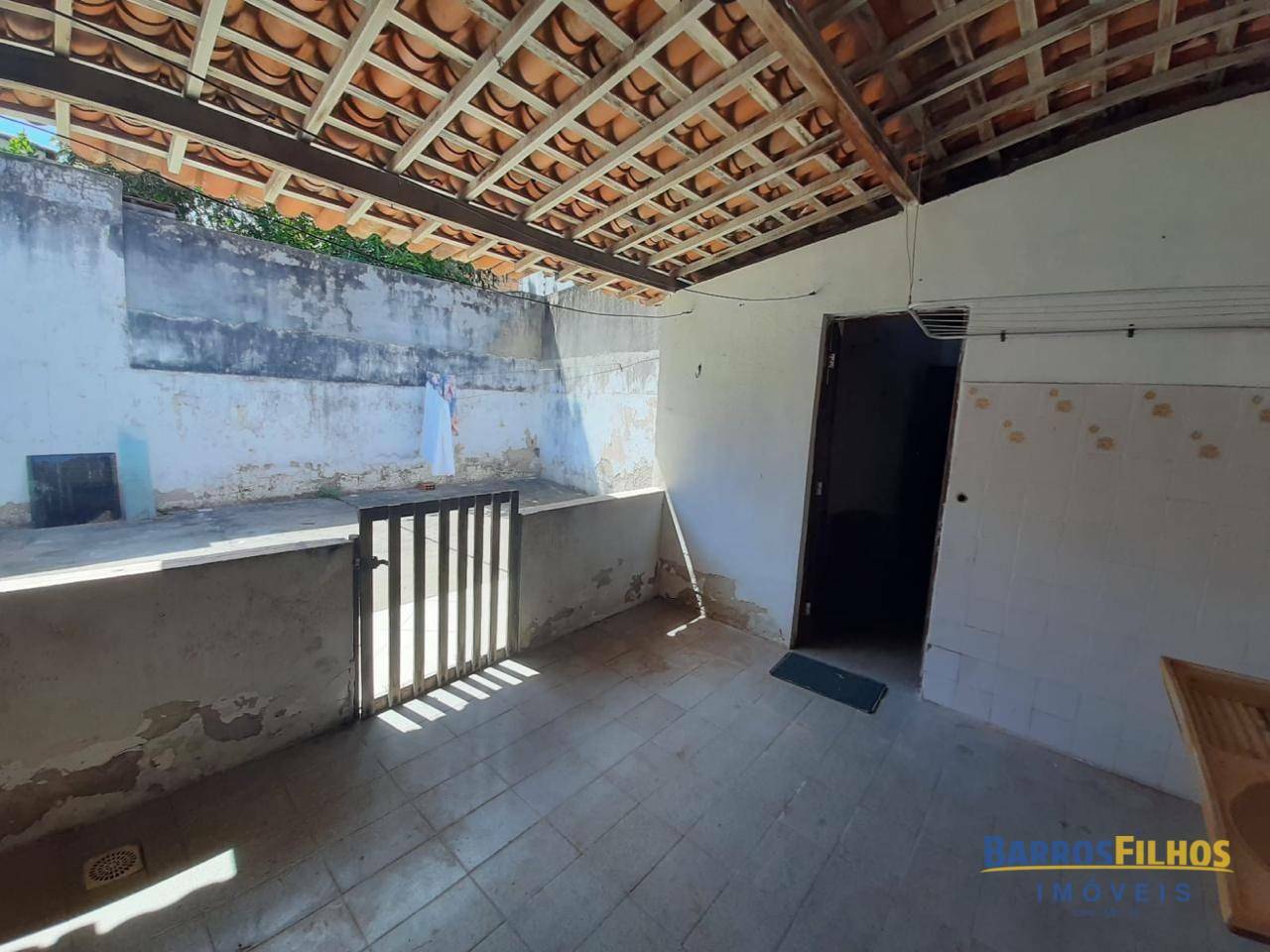 Casa para alugar com 7 quartos, 280M2 - Foto 4