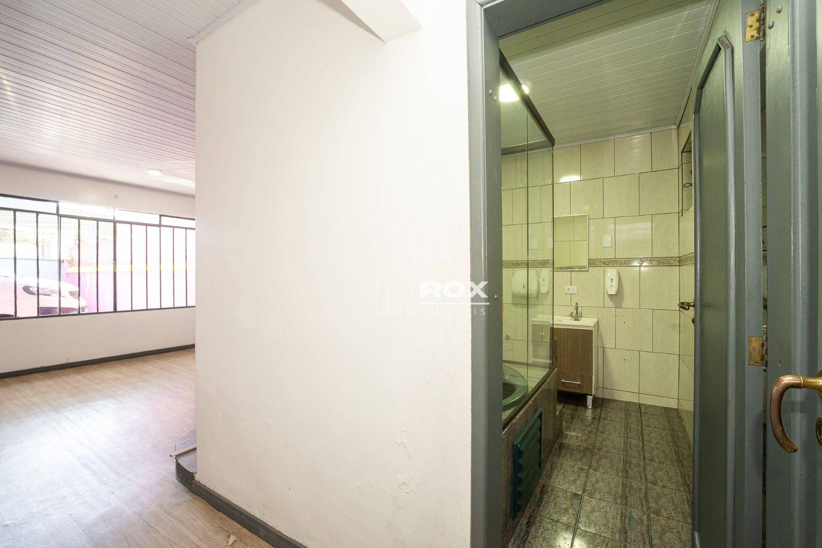 Casa para alugar com 3 quartos, 222m² - Foto 32