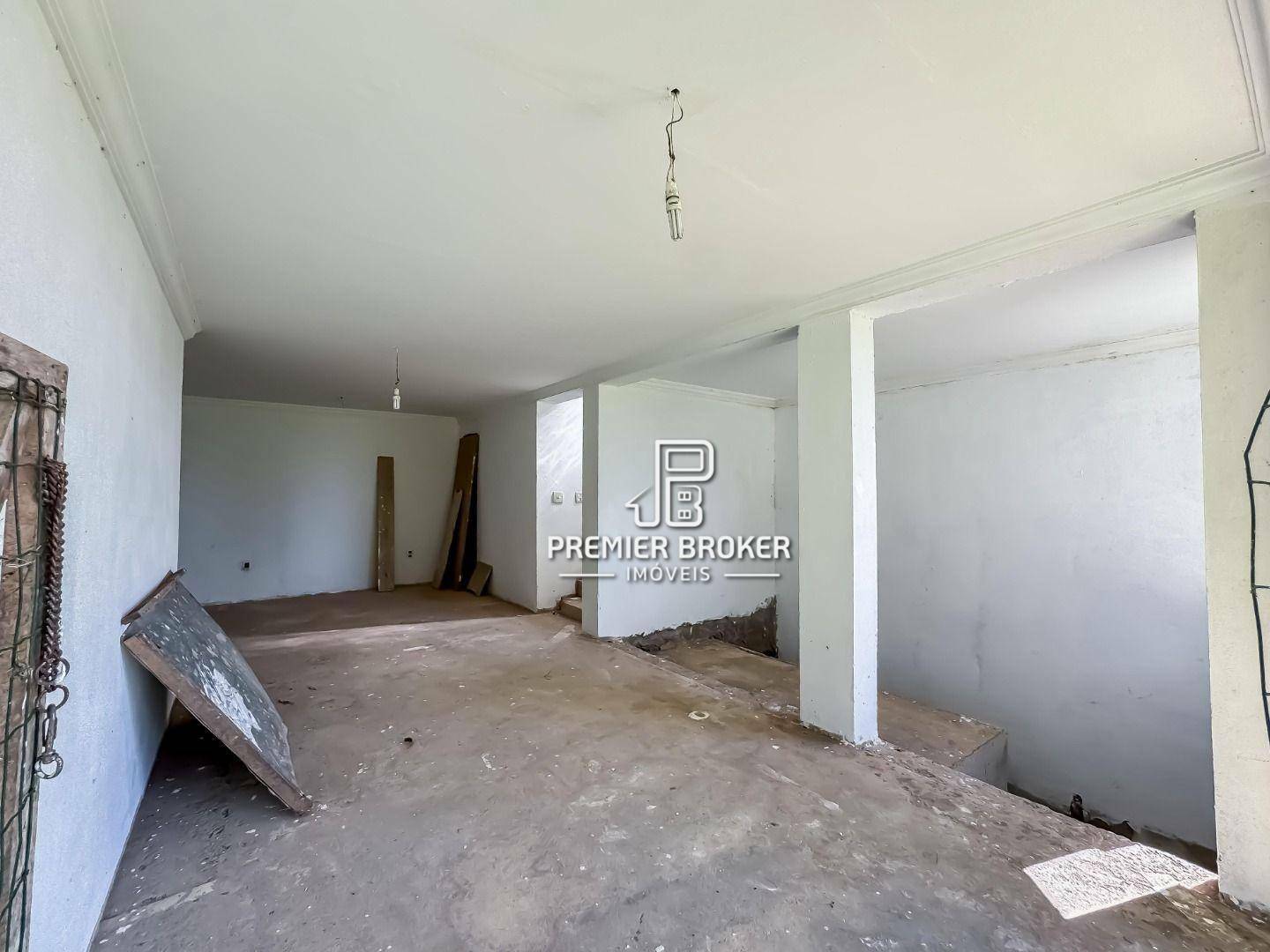 Casa de Condomínio à venda com 5 quartos, 213m² - Foto 32