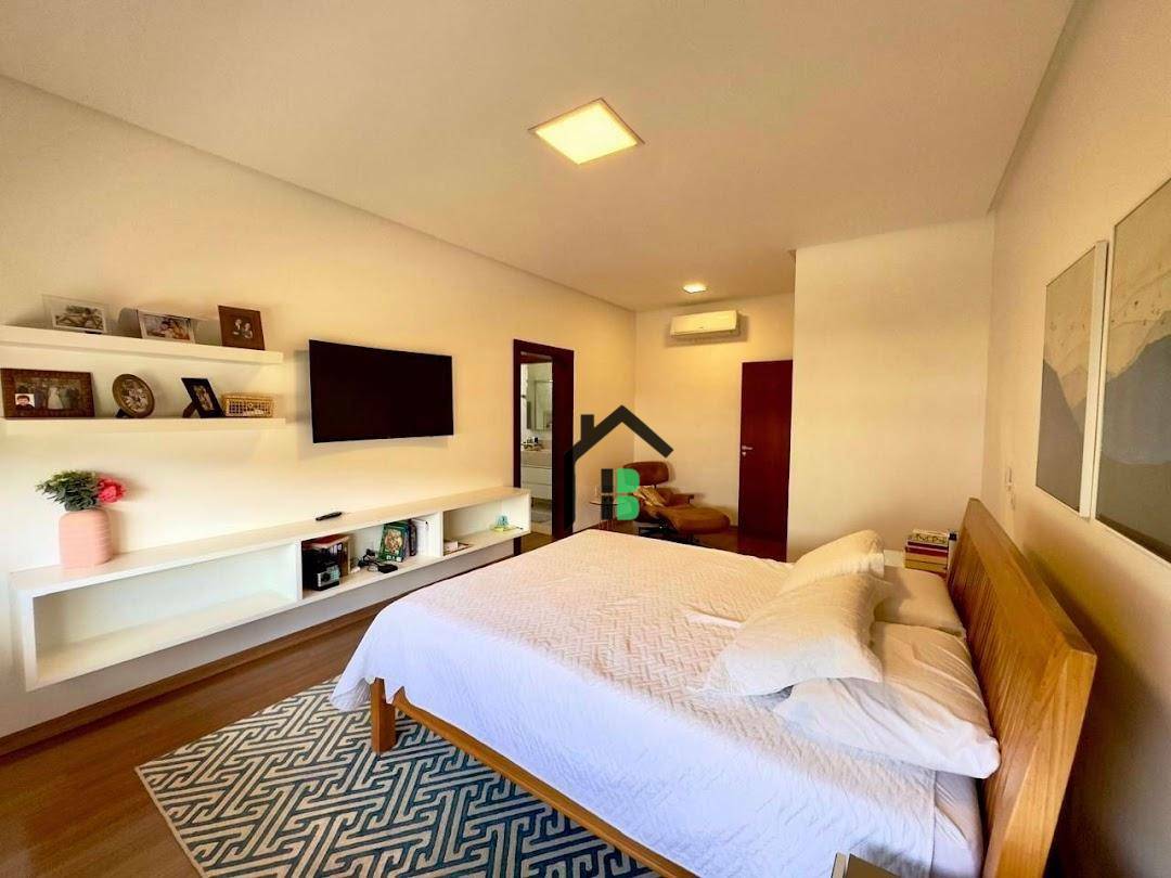 Casa de Condomínio à venda com 4 quartos, 333m² - Foto 32
