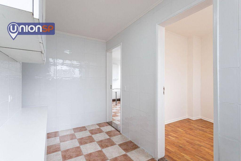 Apartamento à venda com 3 quartos, 137m² - Foto 19