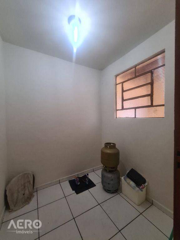 Casa à venda com 3 quartos, 130m² - Foto 12