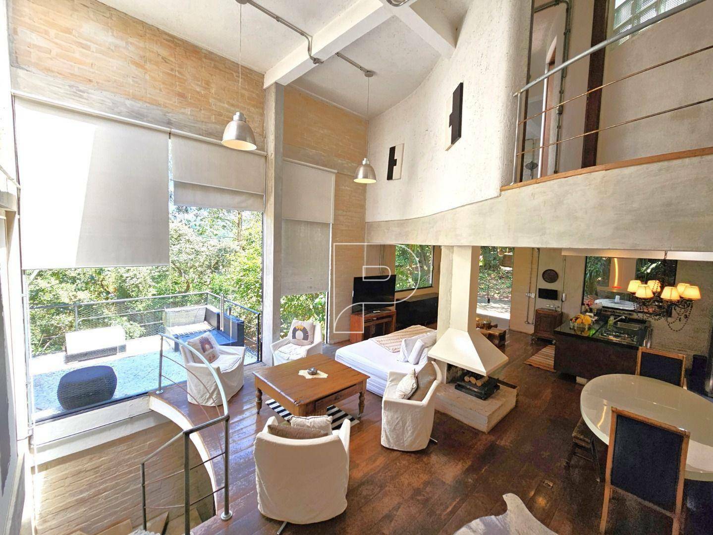 Casa à venda com 4 quartos, 362m² - Foto 1