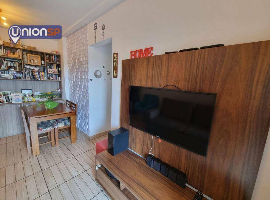 Apartamento à venda com 3 quartos, 65m² - Foto 2