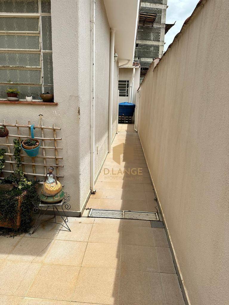 Casa à venda com 3 quartos, 231m² - Foto 34