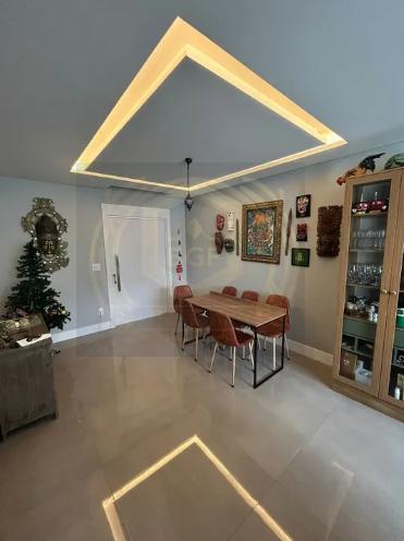 Casa à venda com 4 quartos, 220m² - Foto 4